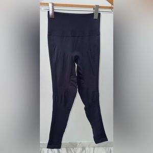 Lululemon Seamless Leggings in Blue,‎ Size 4